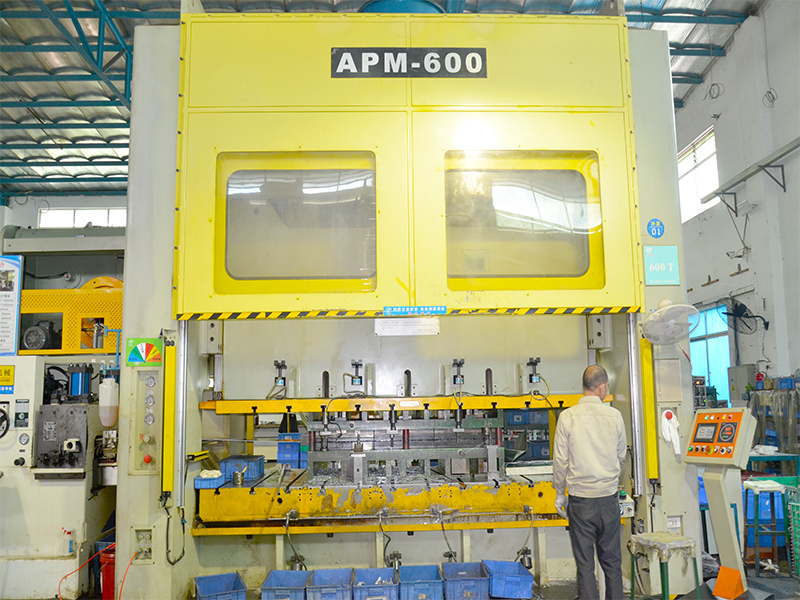 600T press